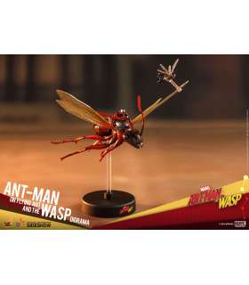 Marvel: Ant-Man on Flying Ant and The Wasp Diorama