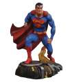 DC Gallery Estatua Superman 25 cm