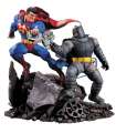 Batman The Dark Knight Returns Estatua Superman vs. Batman 28 cm