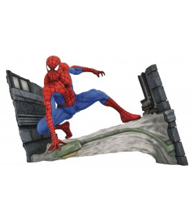 Marvel Comic Gallery Estatua Spider-Man Webbing 18 cm